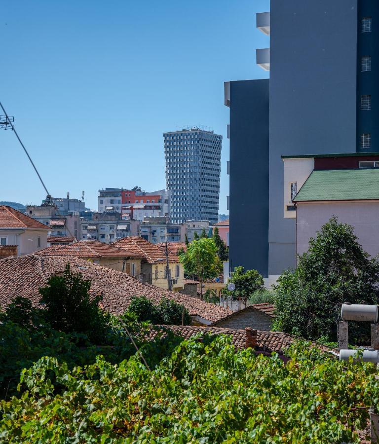 Vibe Studio Apartment Tirana Buitenkant foto